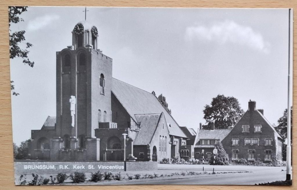 Ansichtkaart St Vincentius kerk Brunssum, Verzenden, 1960 tot 1980, Ongelopen, Limburg