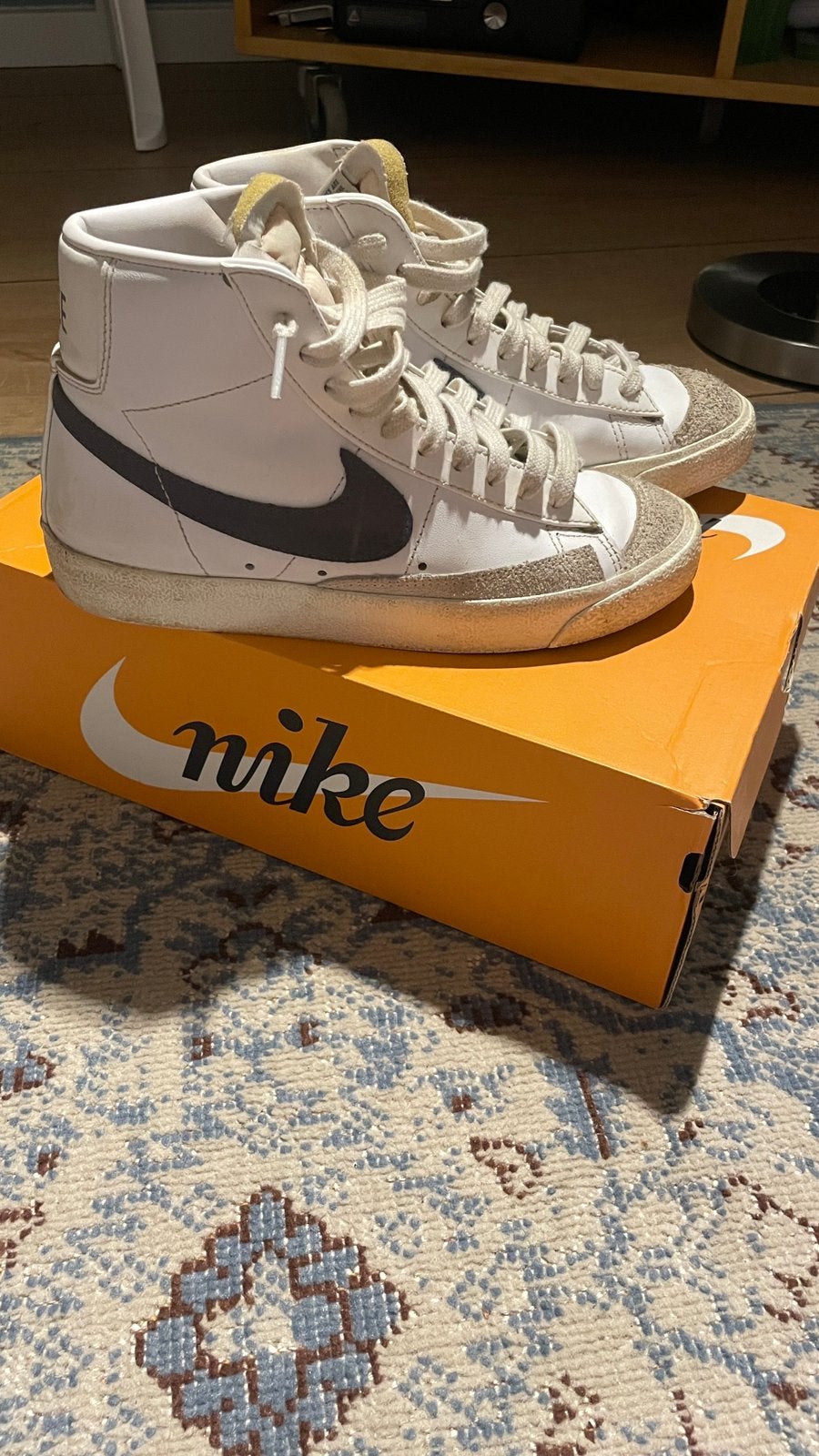 Nike Blazer shoes, Ophalen of Verzenden, Zo goed als nieuw, Sneakers of Gympen