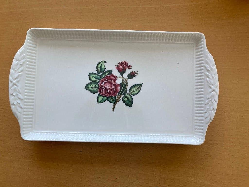 gebaksschaal, wedgwood moss rose, Overige typen, Ophalen of Verzenden, Zo goed als nieuw, Overige stijlen
