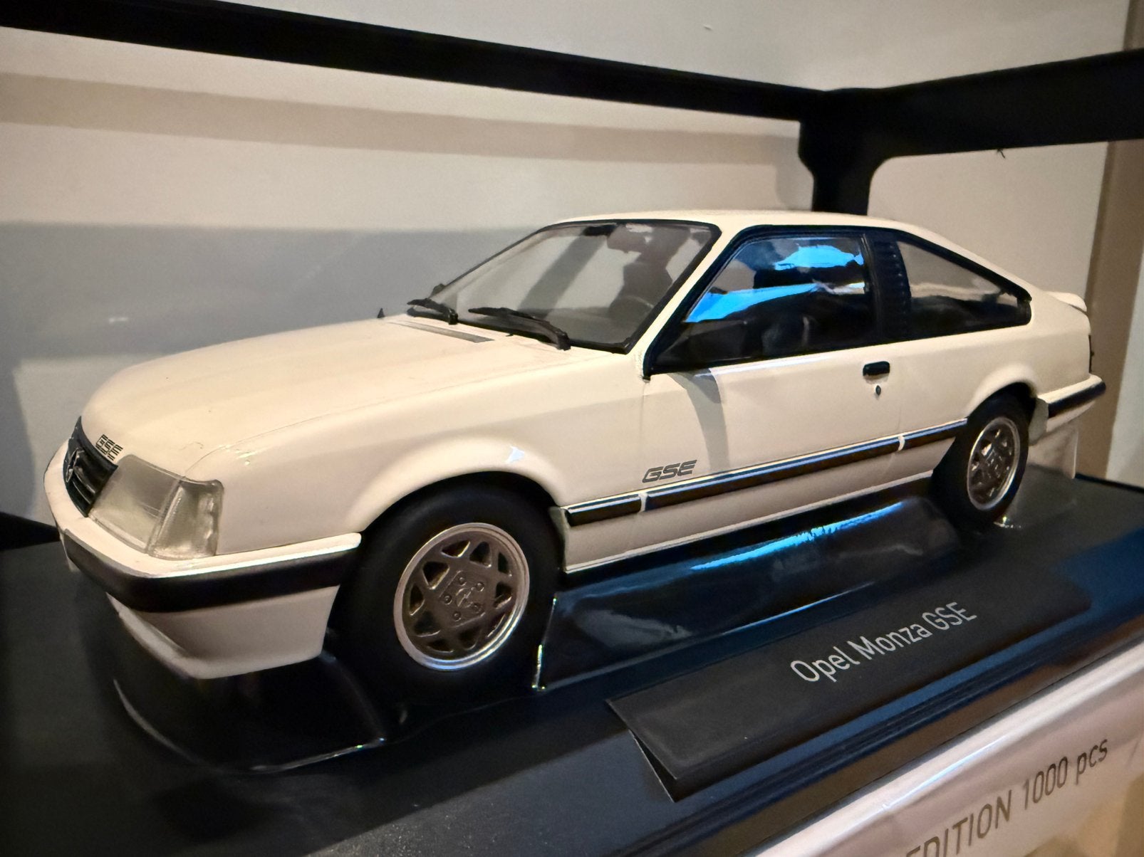 Opel Monza. 1:18. Norev., Hobby en Vrije tijd, Modelauto's | 1:18, Ophalen of Verzenden, Nieuw, Norev