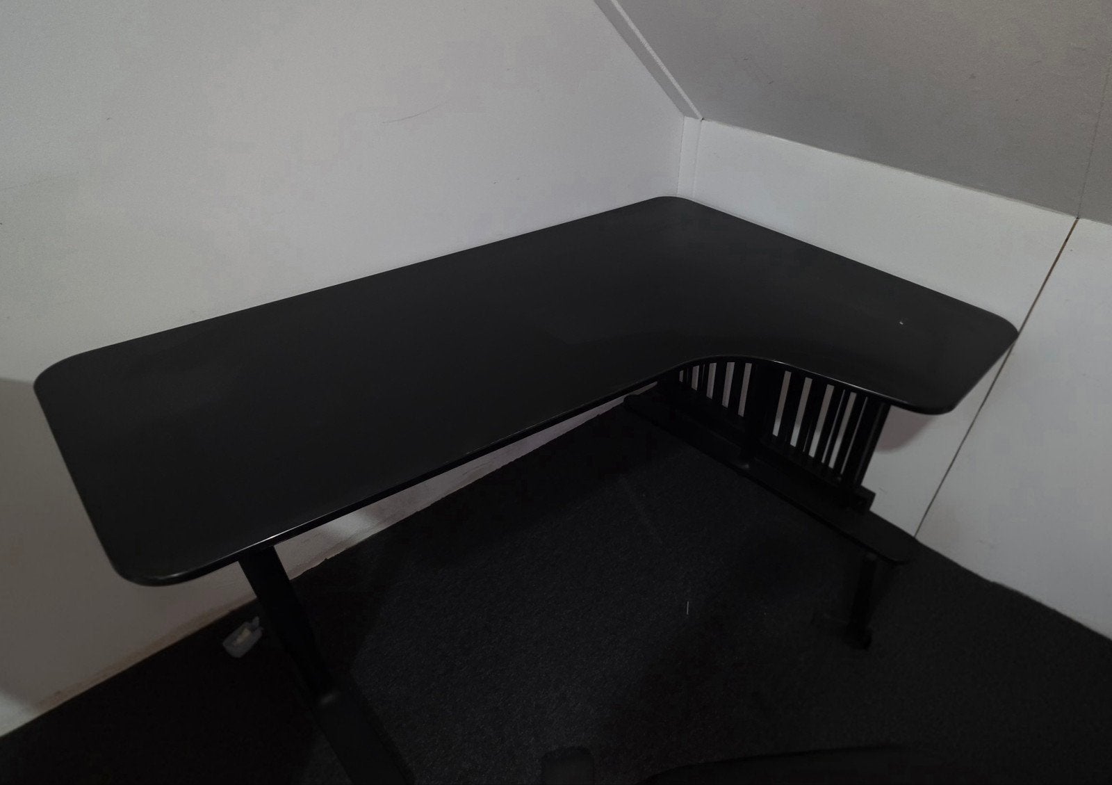 Zwart Ikea hoekbureau - Ideaal voor Thuiswerkplek of Gaming, Ophalen, Zwart, Gebruikt, Spaanplaat of MDF