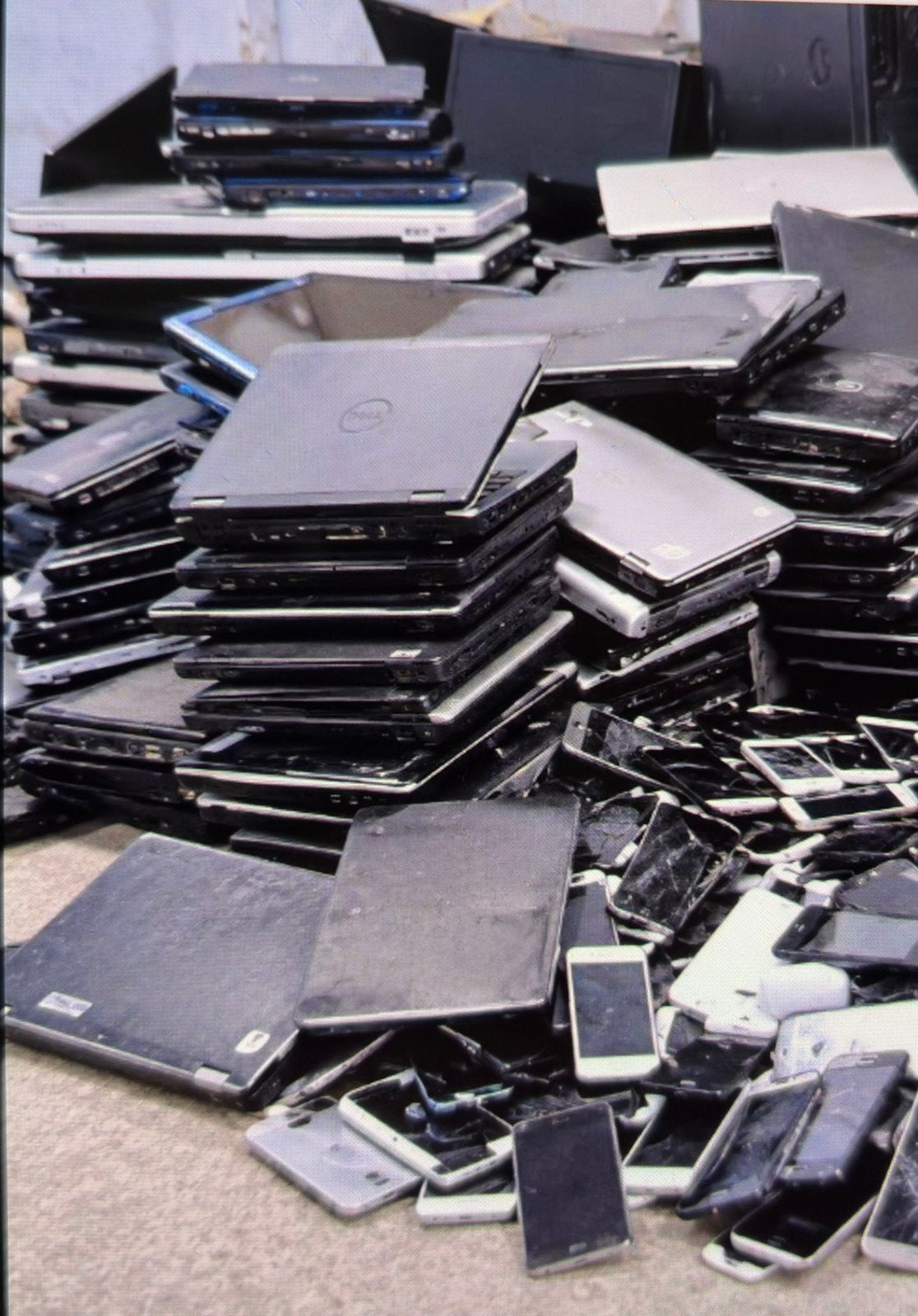 Gezocht! Gratis of klein bedrag ophalen telefoon of computer, Ophalen, Zo goed als nieuw, 64 GB