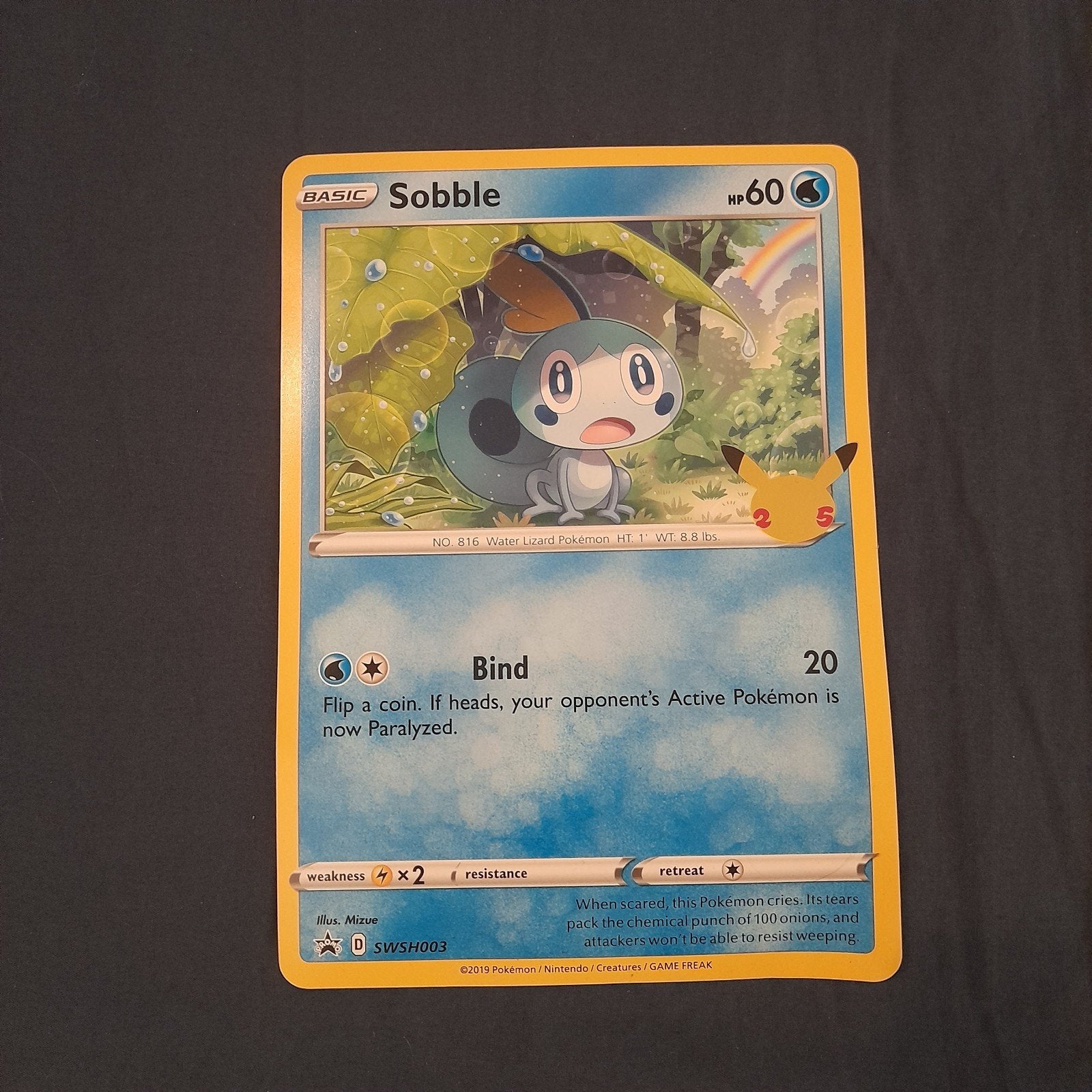 Grote Pokémon Kaart - Sobble SWSH003 (Celebrations Promo), Ophalen of Verzenden, Zo goed als nieuw, Losse kaart