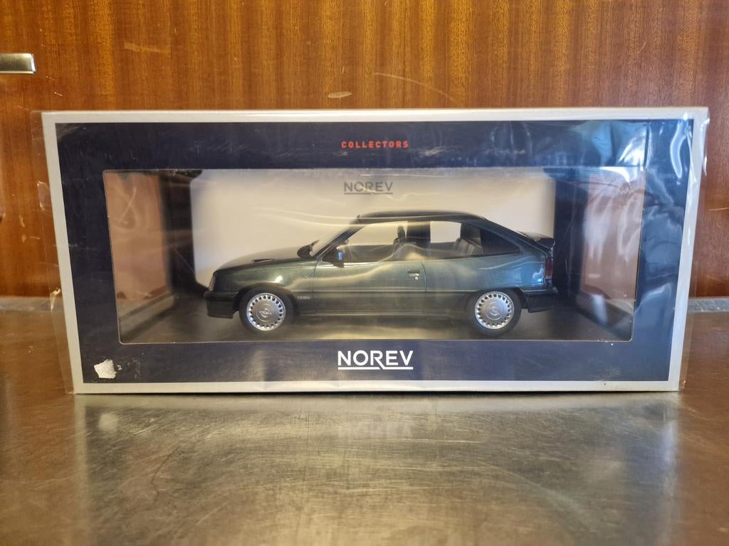Norev 1/18 Opel Kadett GSI - Nieuw in OVP, Hobby en Vrije tijd, Modelauto's | 1:18, Ophalen