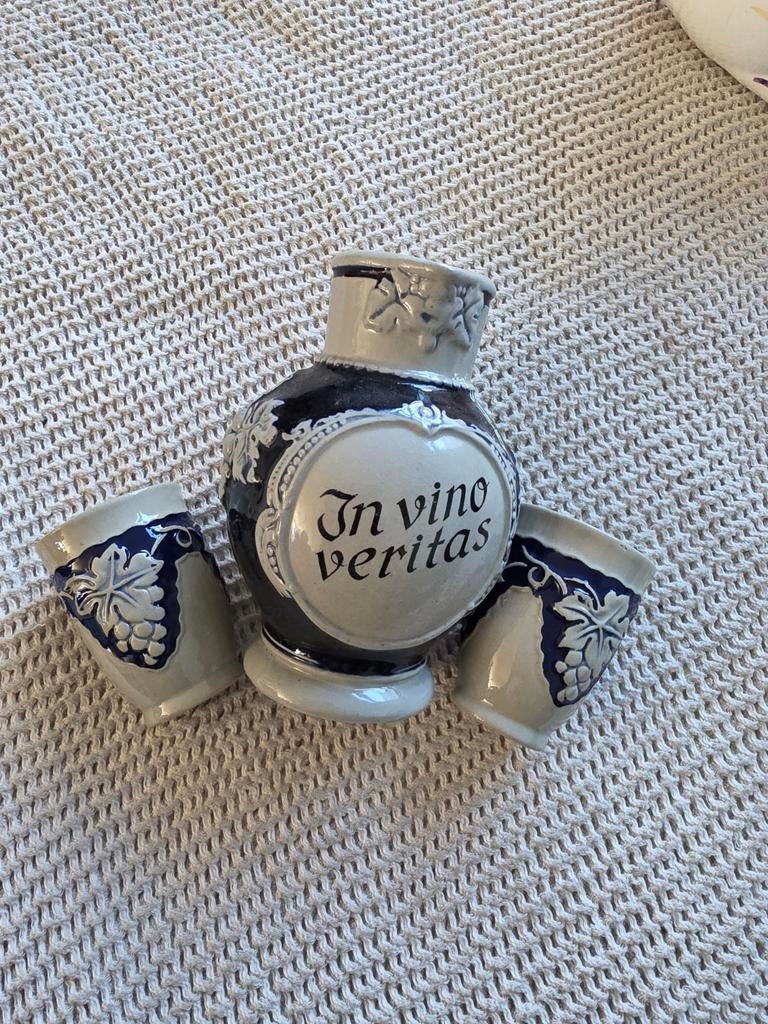 Vintage Aardewerk Wijnset - In Vino Veritas, Antiek en Kunst, Antiek | Keramiek en Aardewerk, Ophalen of Verzenden