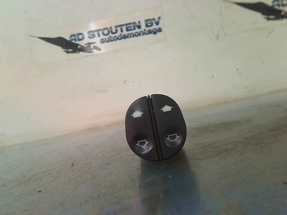 Raamschakelaar Links Voor Ford Transit Connect 2009 42936, Gebruikt, Henry-Ford-Straße  1, Köln 50735, , Duitsland, Ford-Werke GmbH