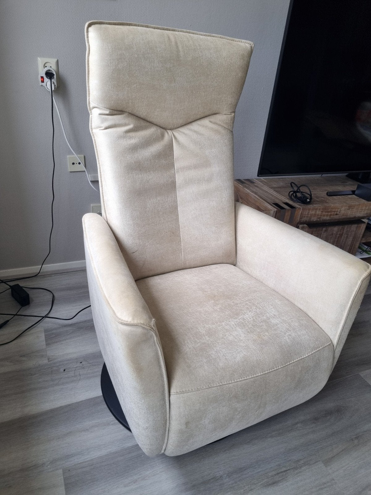 Comfortabele fauteuil met relaxfunctie - Beige, Huis en Inrichting, Ophalen, Modern, Comfortabel, Gebruikt, 75 tot 100 cm