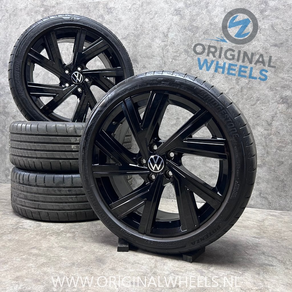 18 inch originele Bergamo velgen + zomerbanden VW Golf 8