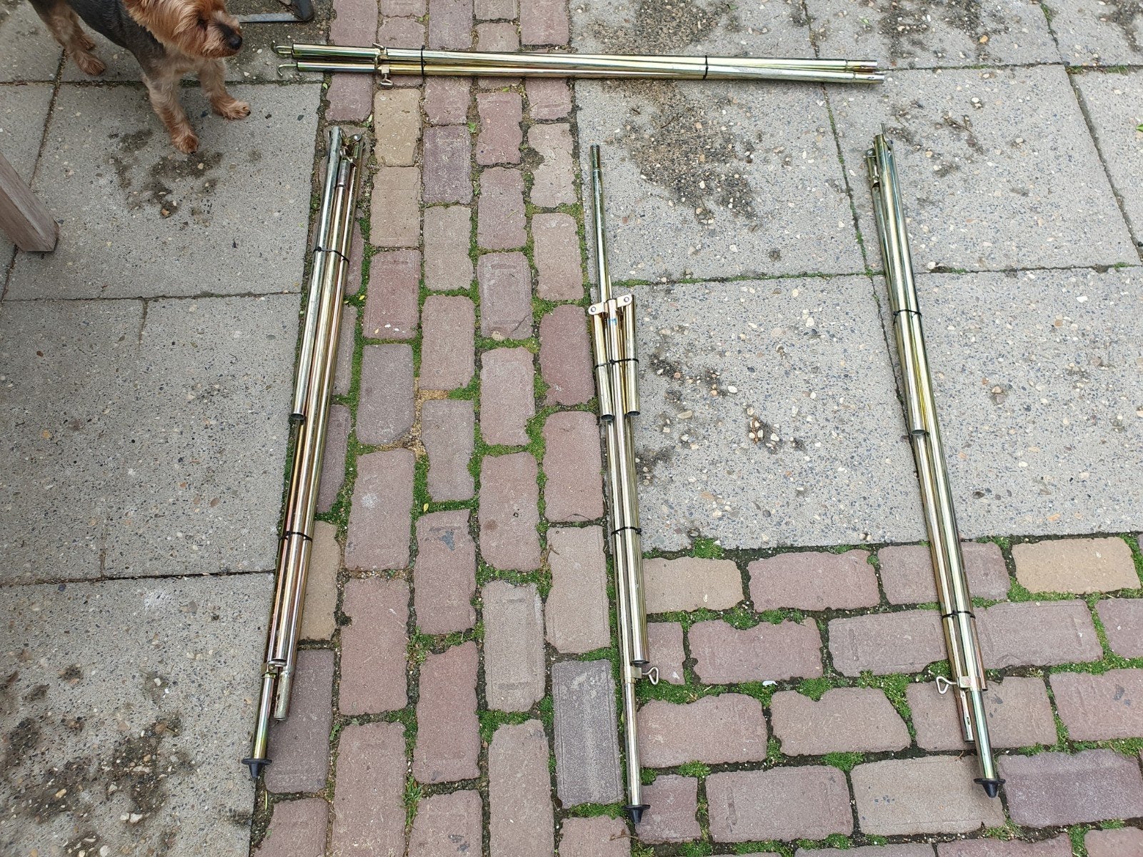 Stalen voortent-frame, Ophalen