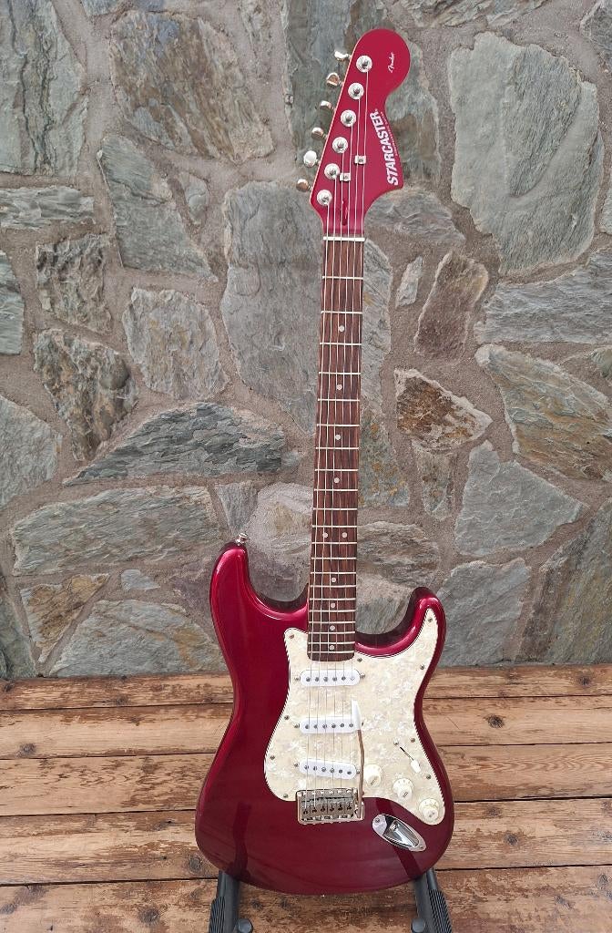 Rode Starcaster Stratocaster by Fender met upgrades, Ophalen, Zo goed als nieuw, Solid body, Overige merken