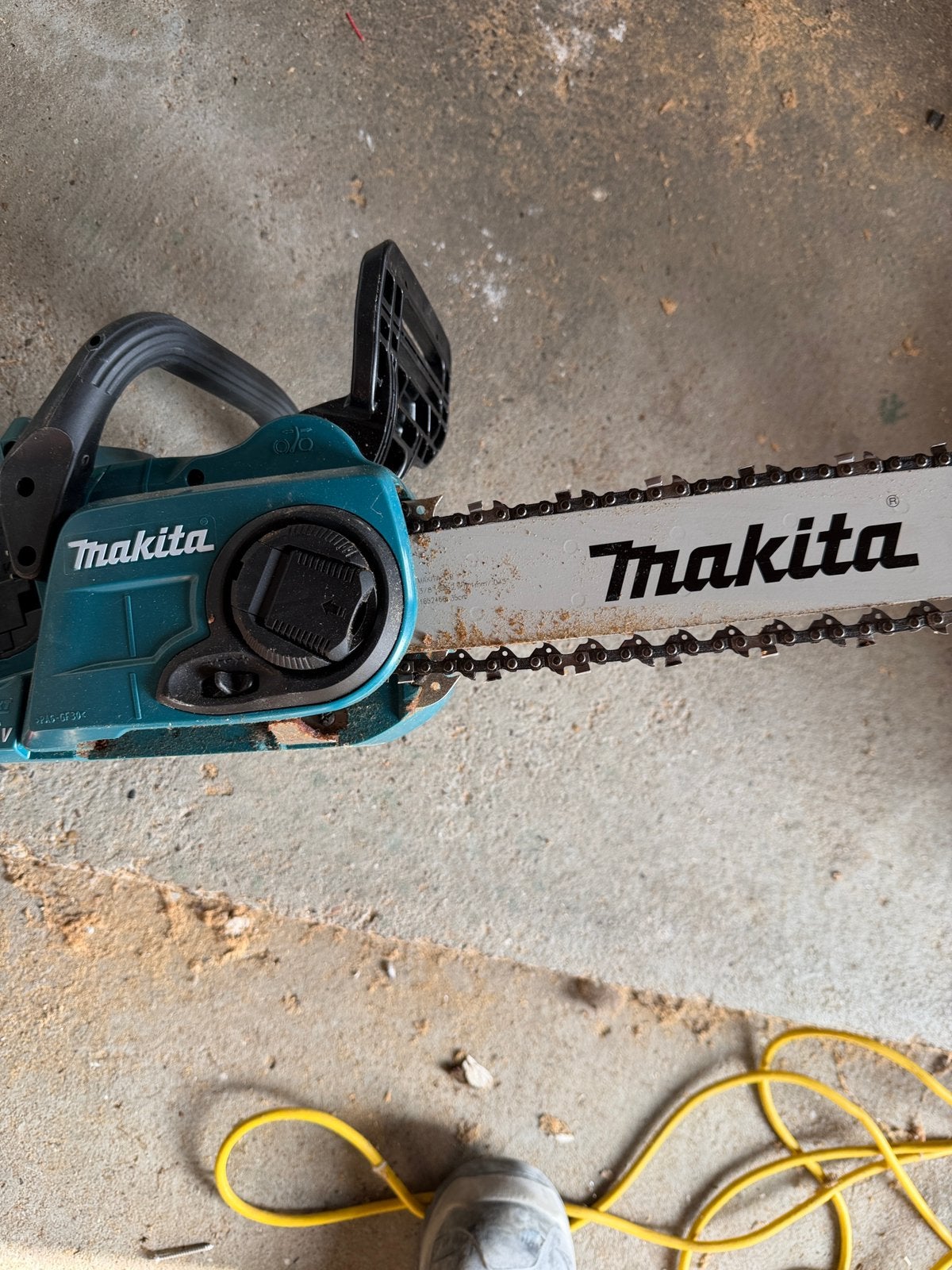Makita kettingzaag 18v, Ophalen, Kettingzaag, Zo goed als nieuw, 30 tot 70 mm