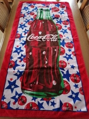 Nieuw Coca Cola strandlaken 135x68, Ophalen of Verzenden, Nieuw, Overige typen