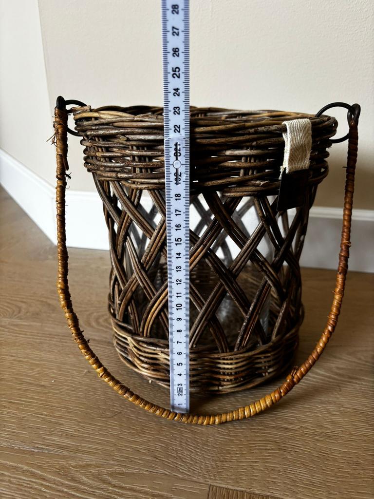 2x Riviera Maison rotan windlichten met glas, Ophalen of Verzenden, Natuurlijk materiaal, Bruin, Landelijk