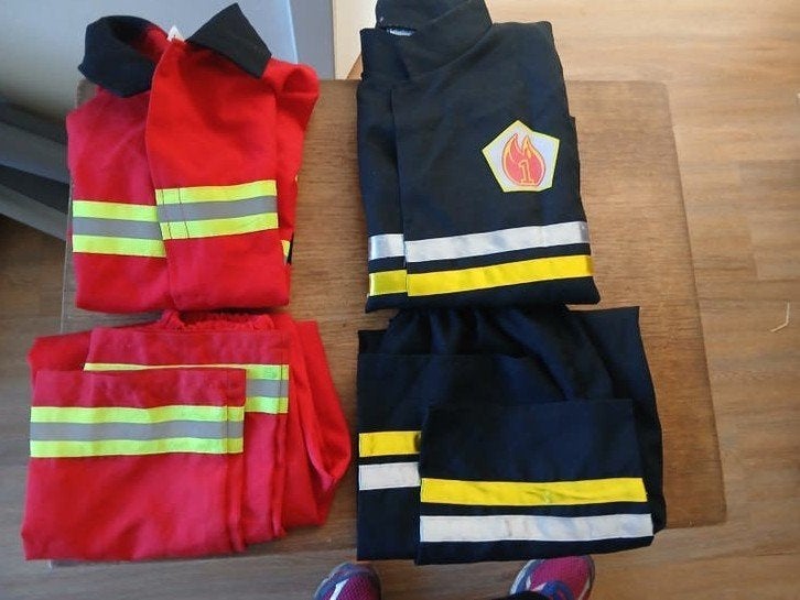 Brandweerman kostuum - 2 sets, Kinderen en Baby's, Ophalen of Verzenden, Jongen of Meisje
