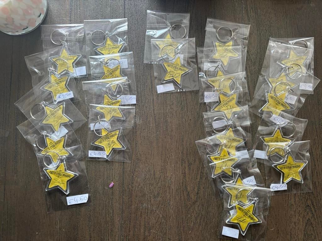 Txt confetti sleutelhanger., Ophalen of Verzenden, Zegels, Bonnen of Punten