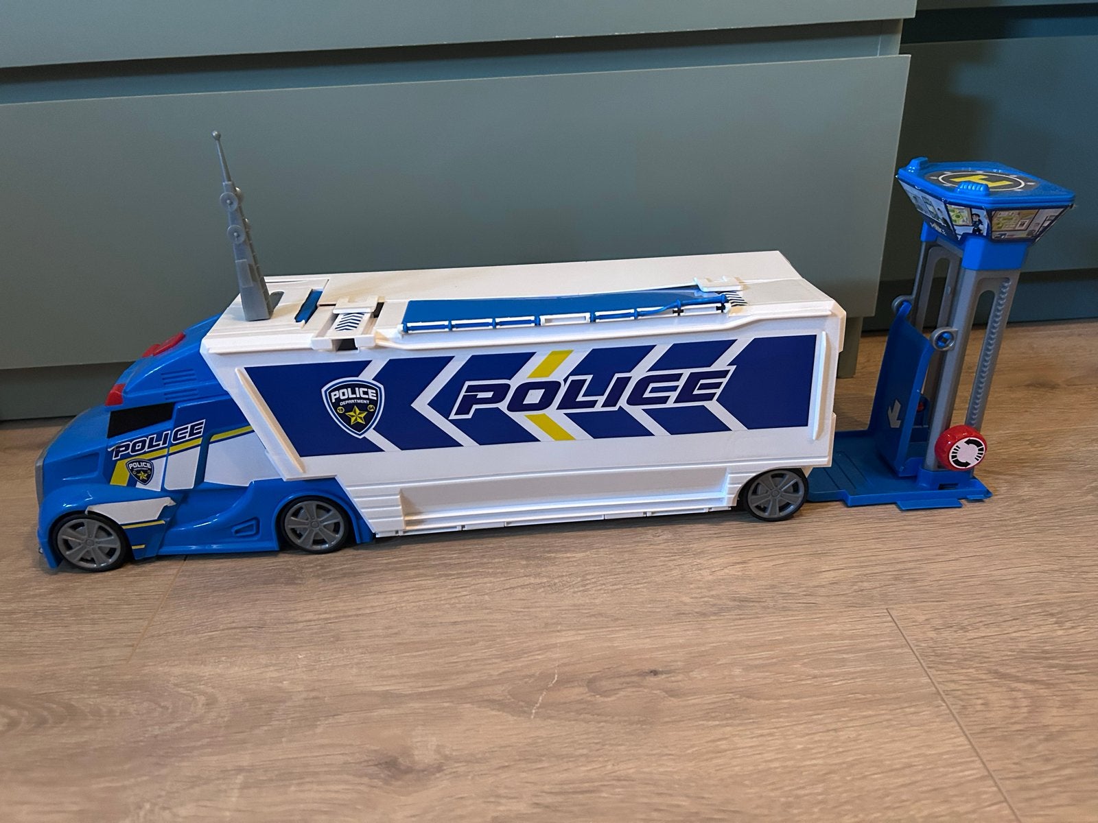 Grote Politie Truck Speelset - Uitklapbaar, Ophalen, Zo goed als nieuw