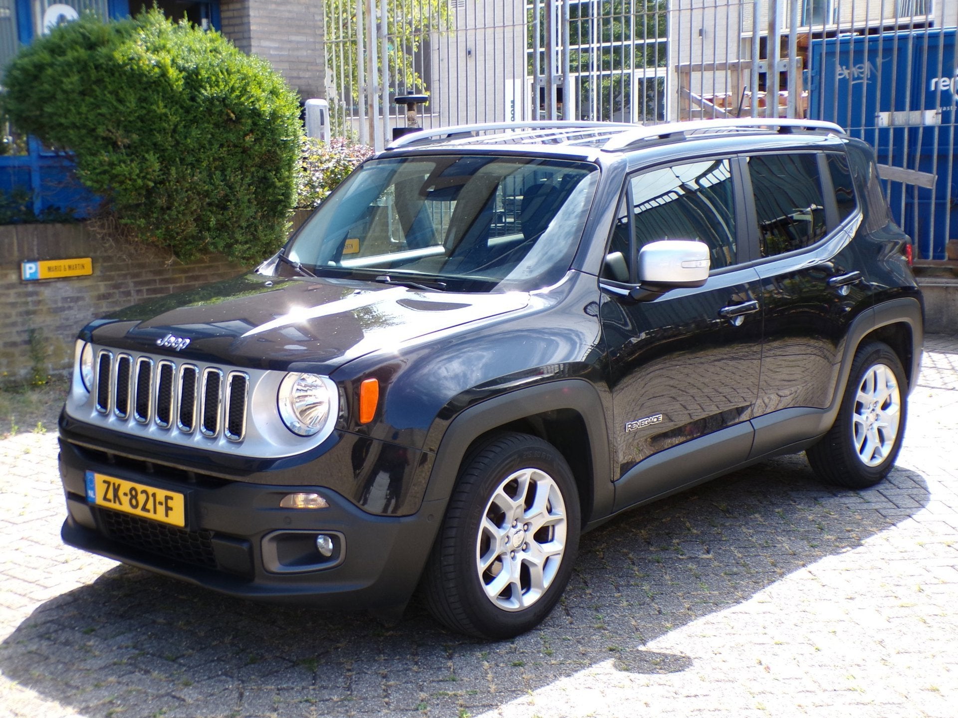 Jeep Renegade 1.4 MultiAir Limited, Auto's, Jeep, Gebruikt, 4 cilinders, Automatische klimaatregeling, Zwart