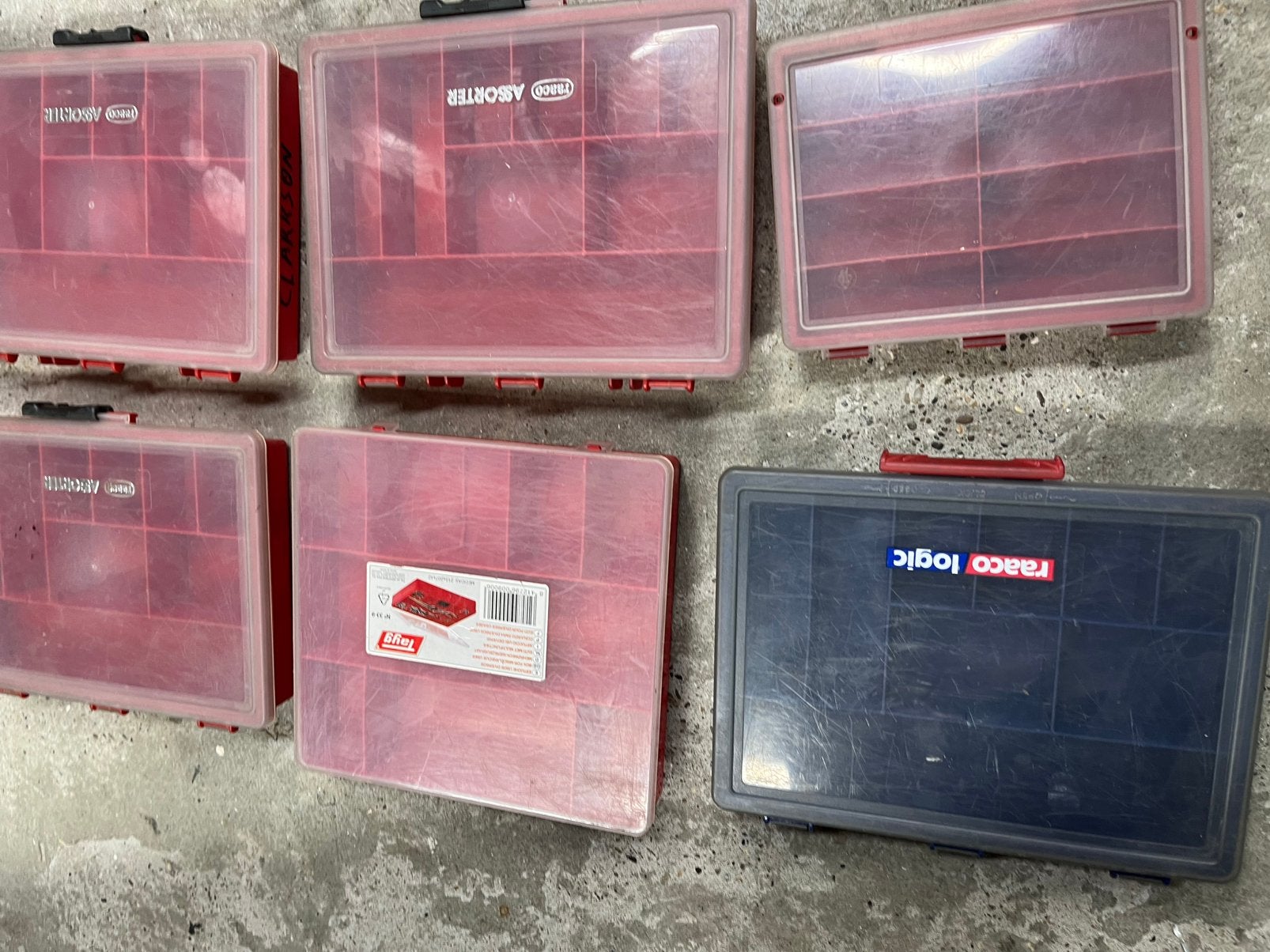 Te koop mooie en goede kwalitijd accortiment dozen, Doos, Minder dan 35 cm, Ophalen of Verzenden, Zo goed als nieuw