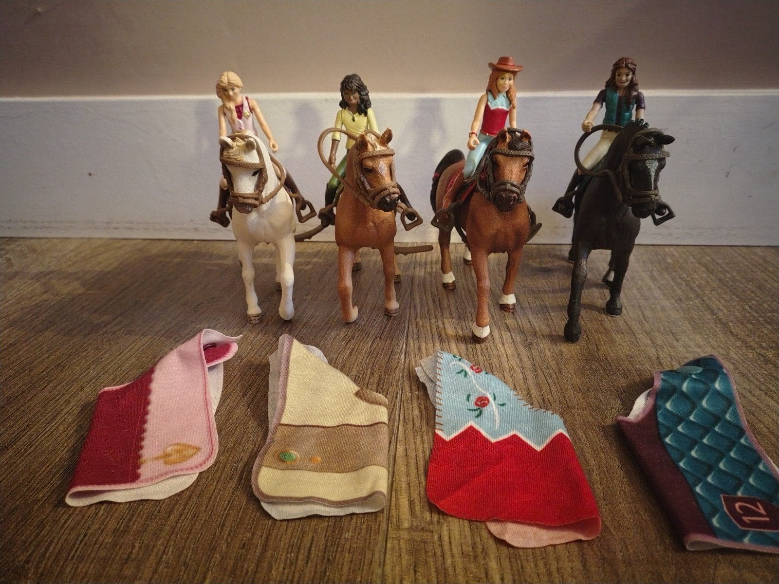Schleich Horse club meiden op paarden., Ophalen of Verzenden, Zo goed als nieuw