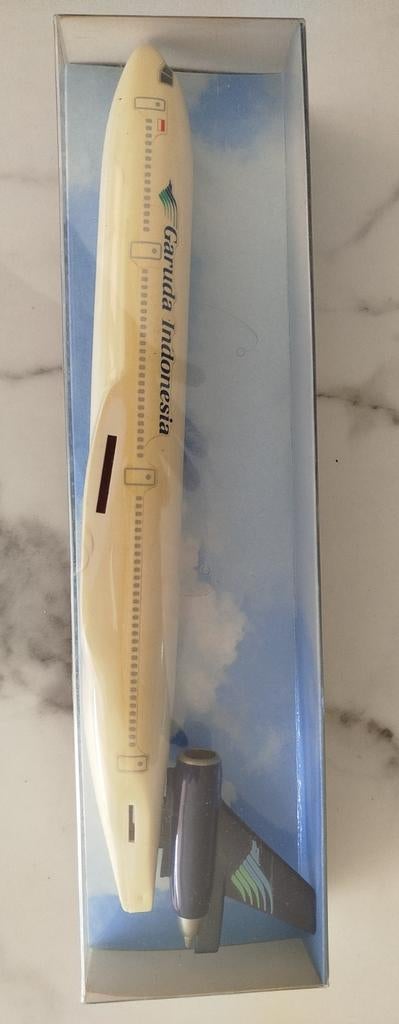 Garuda Indonesia Vliegtuigmodel - Made in Holland, Ophalen of Verzenden, Groter dan 1:72, Overige merken
