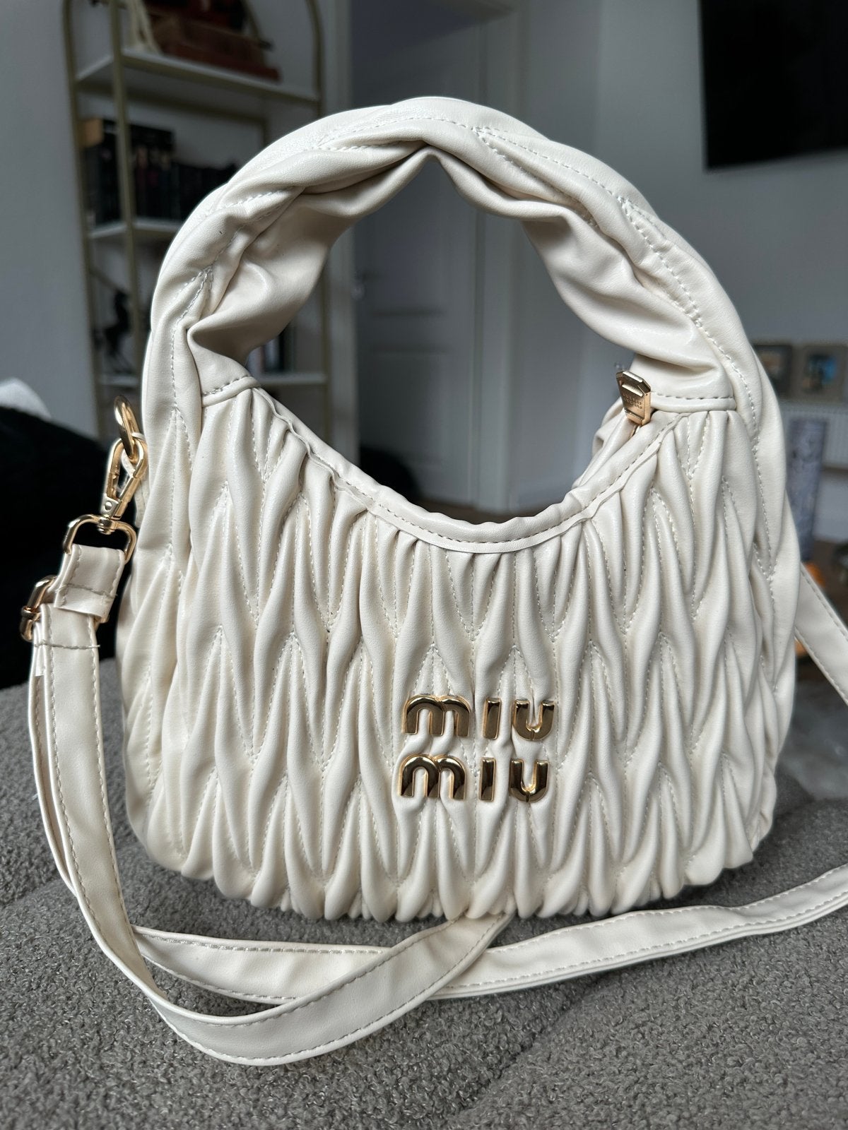 Miu Miu replica tas - Nieuw en ongedragen, Sieraden, Tassen en Uiterlijk, Ophalen of Verzenden, Nieuw, Beige, Handtas