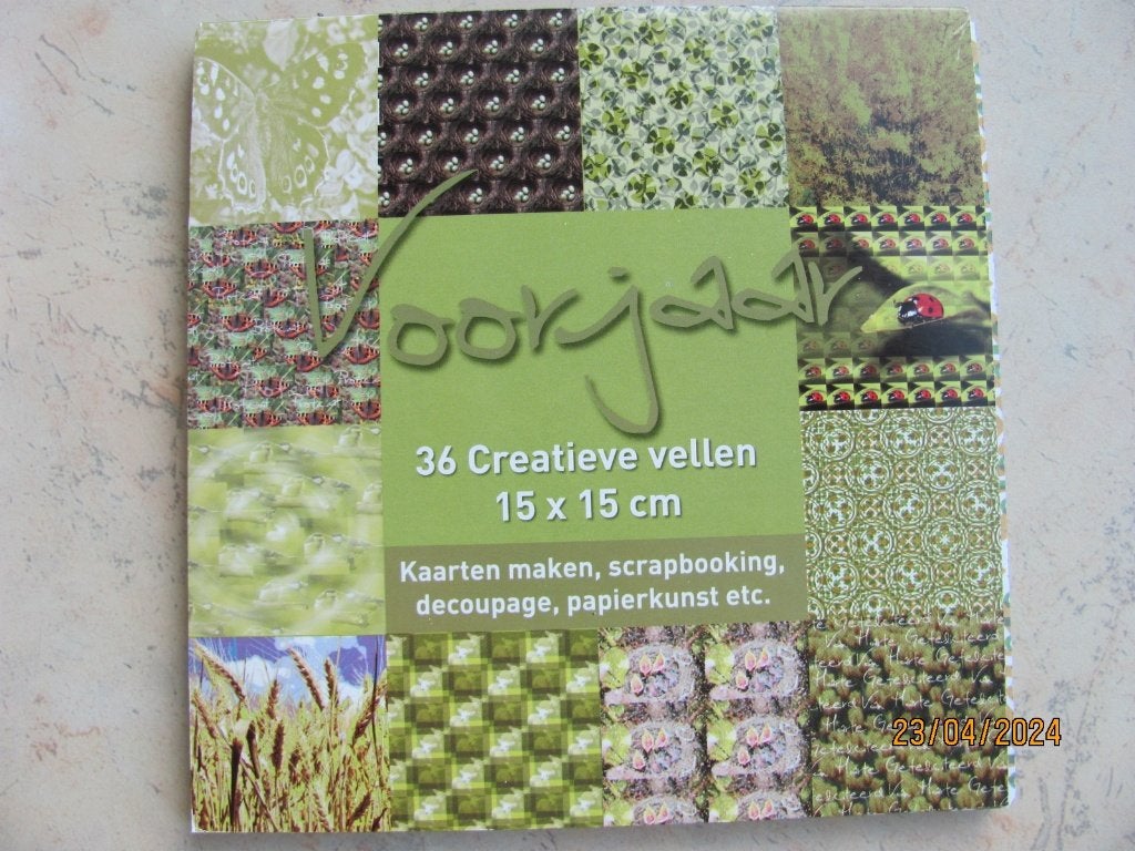 NIEUWSTAAT papier PAPIERBLOK 12 designs VOORJAAR paperpad, Hobby en Vrije tijd, Ophalen of Verzenden, Zo goed als nieuw, Overige thema's