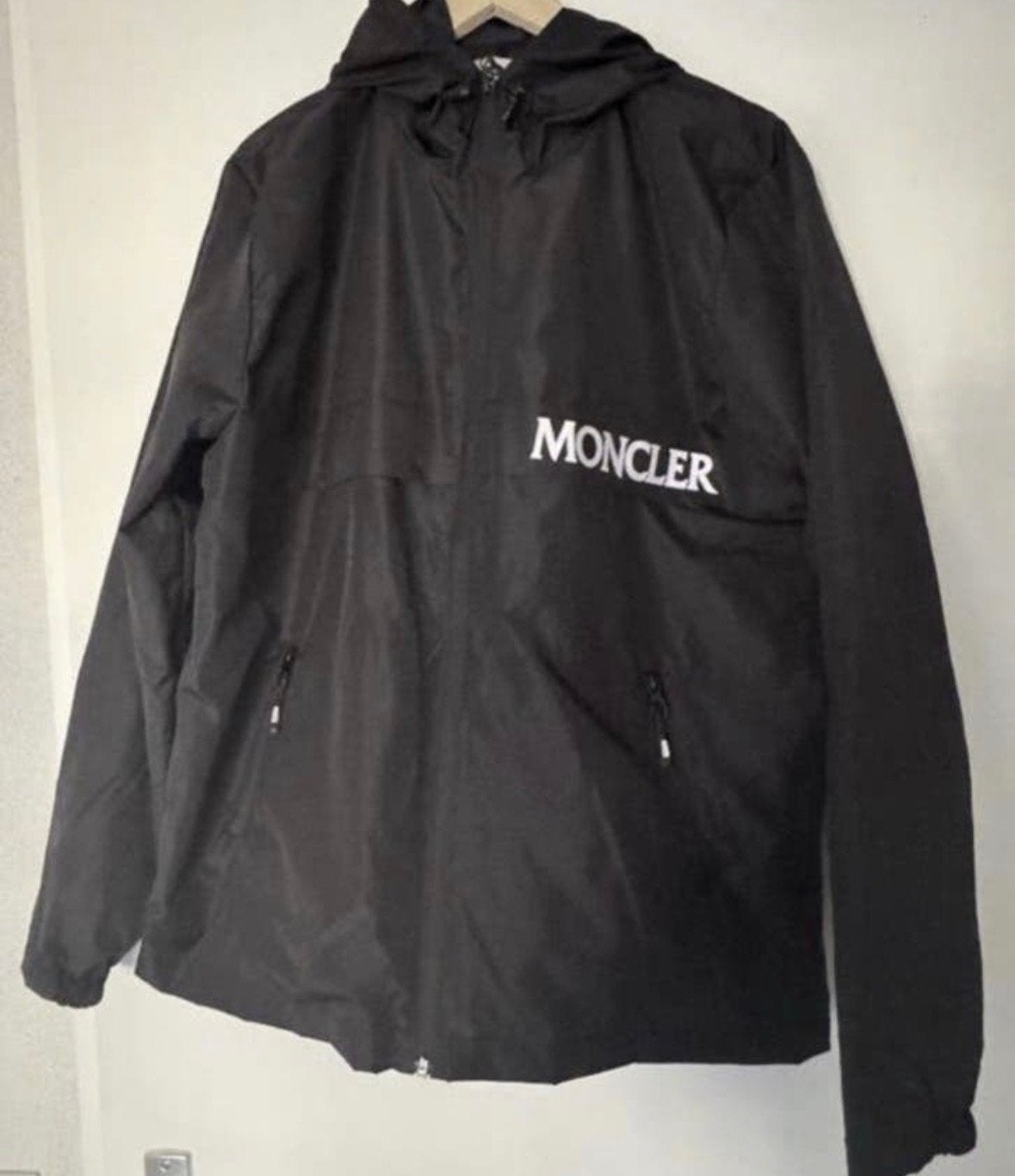 Moncler Zomerjas Zwart Maat L - Nieuw, Verzenden, Nieuw, Maat 52/54 (L), Zwart