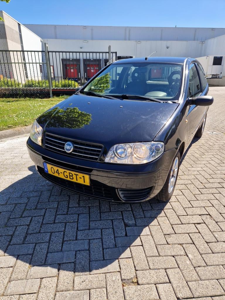 Fiat Punto 1.2 3DR 2008 Zwart APK 28-3-27, Voorwielaandrijving, 4 cilinders, 400 kg, Zwart