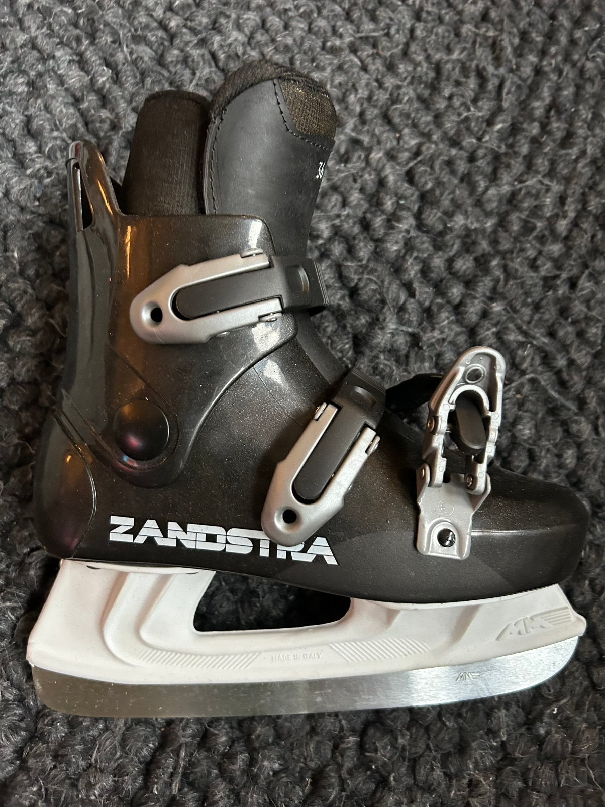 Stoere Zandstra ijshockeyschaatsen, Sport en Fitness, Schaatsen, Zandstra, Ophalen of Verzenden, Zo goed als nieuw, IJshockeyschaatsen
