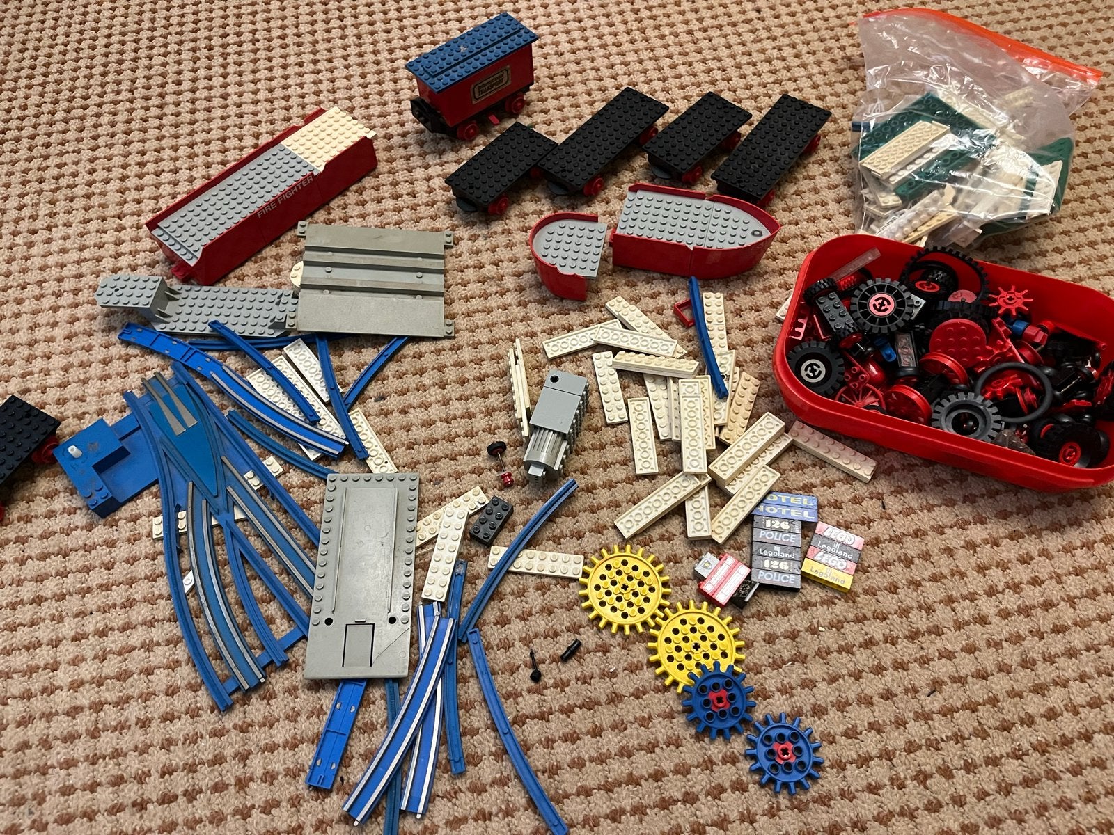 Lego mix jaren '70: trein, tandwielen, boot, auto onderdelen, Gebruikt, Lego, Ophalen of Verzenden, Losse stenen
