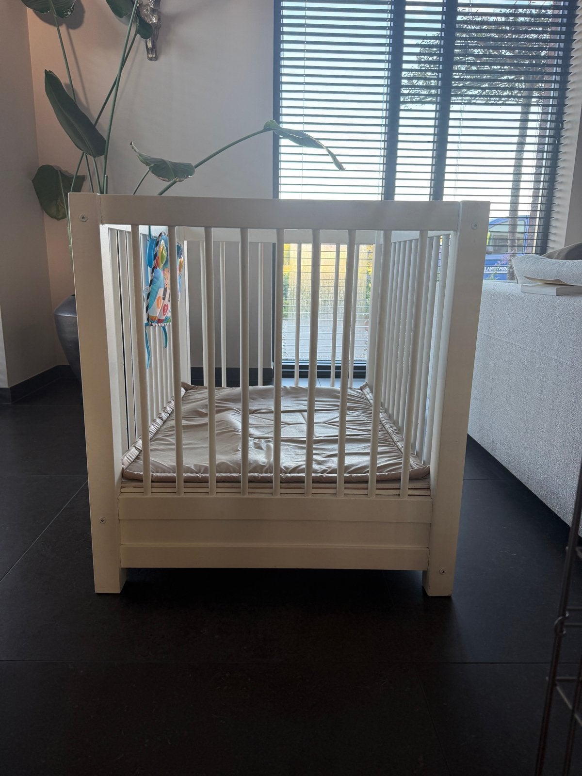 Verstelbare baby box met boxkleed, Ophalen of Verzenden, Gebruikt, Rechthoekig, In hoogte verstelbaar