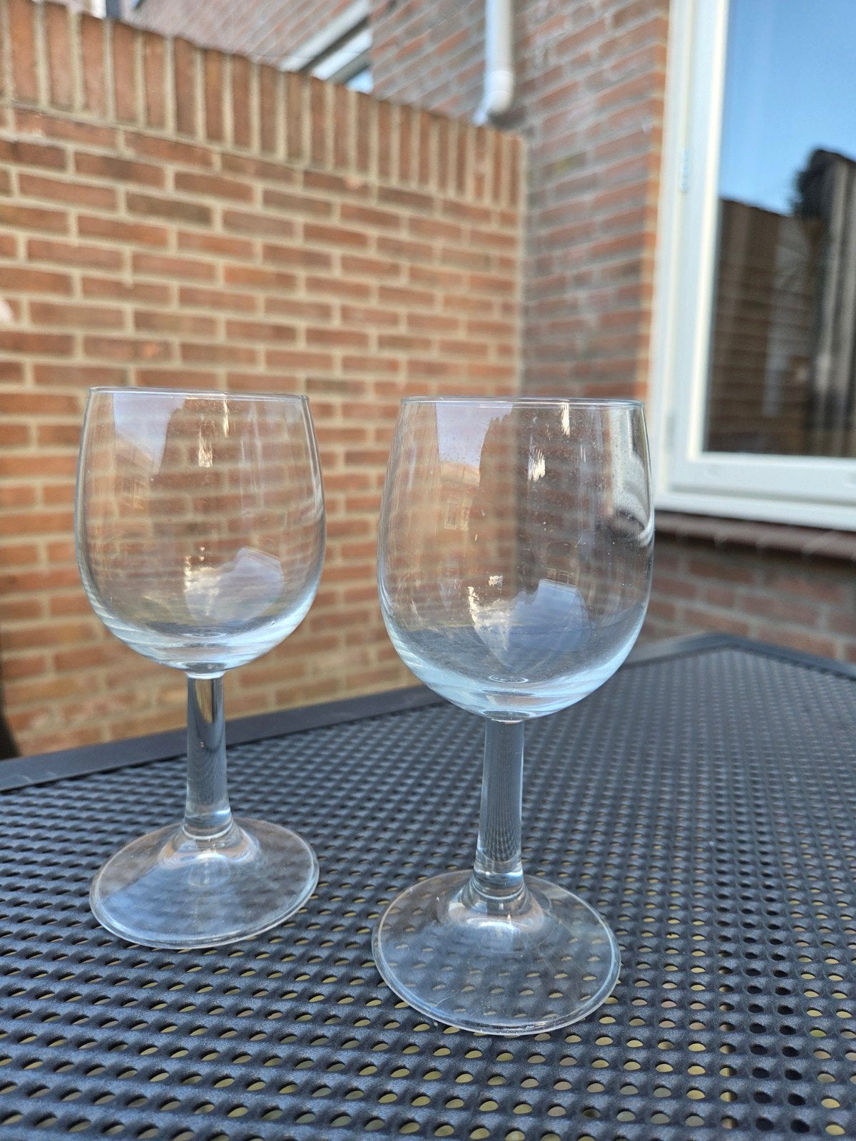 2 kleine wijnglaasjes, Ophalen, Zo goed als nieuw, Overige typen