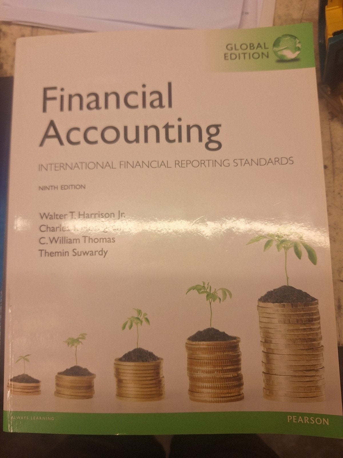 Financial Accounting IFRS - Negende editie, Zo goed als nieuw, Gamma, Charles T. Horngren, C. William Thomas, Themin Suwardy, HBO