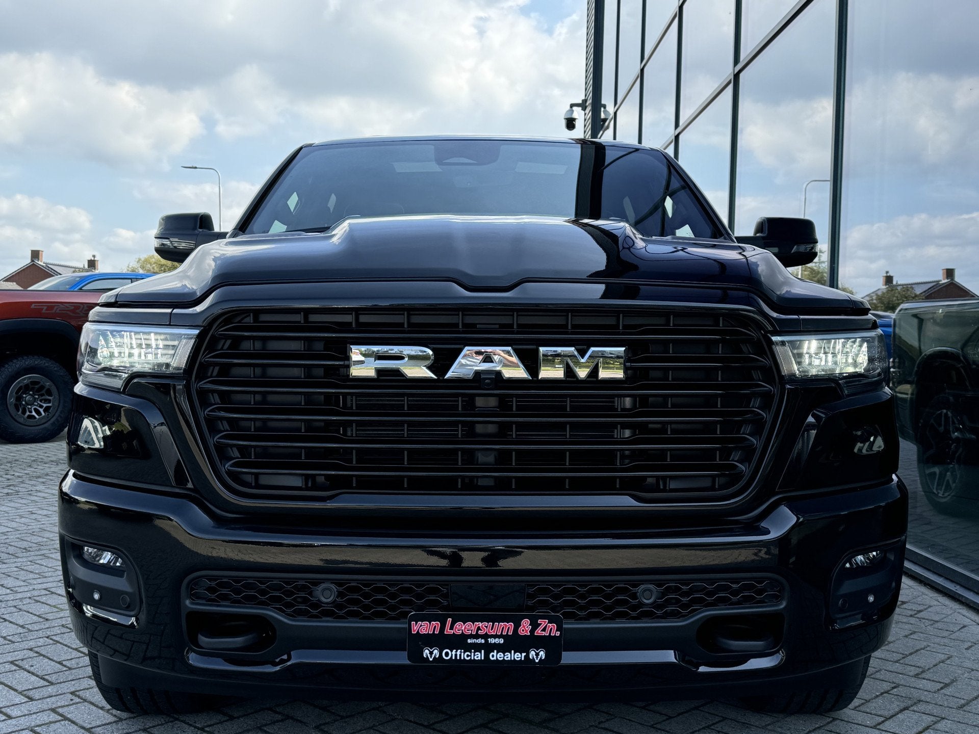 Dodge Ram 1500 Laramie Sport Hurricane 3 jaar garantie | Pan, Auto's, Dodge, Automaat, 2993 cc, 2327 kg, Zwart