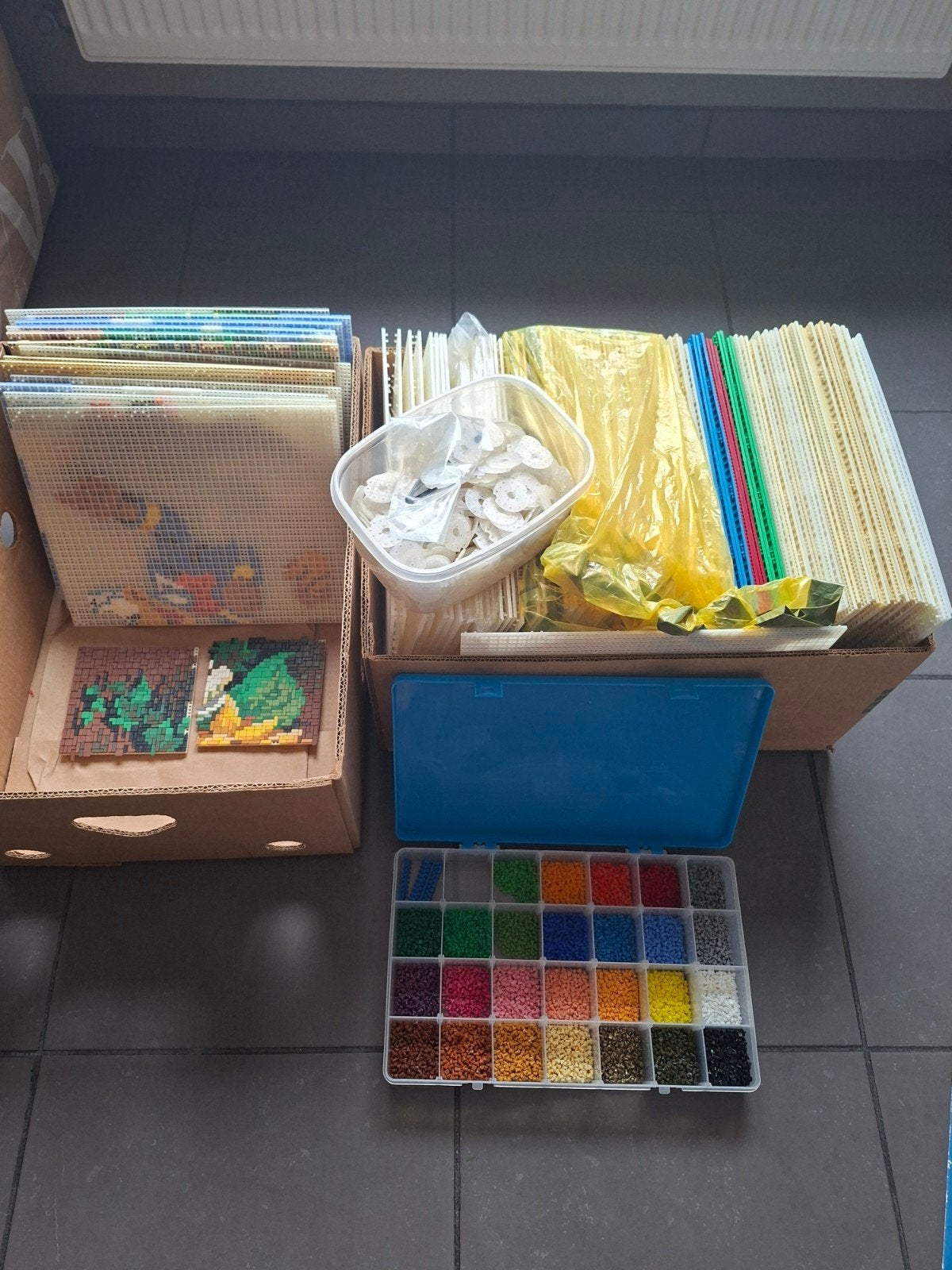 Grote Ministeck collectie: kralen, platen en voorbeeldboeken, Hobby en Vrije tijd, Ministeck, Ophalen, Gebruikt, Accessoires