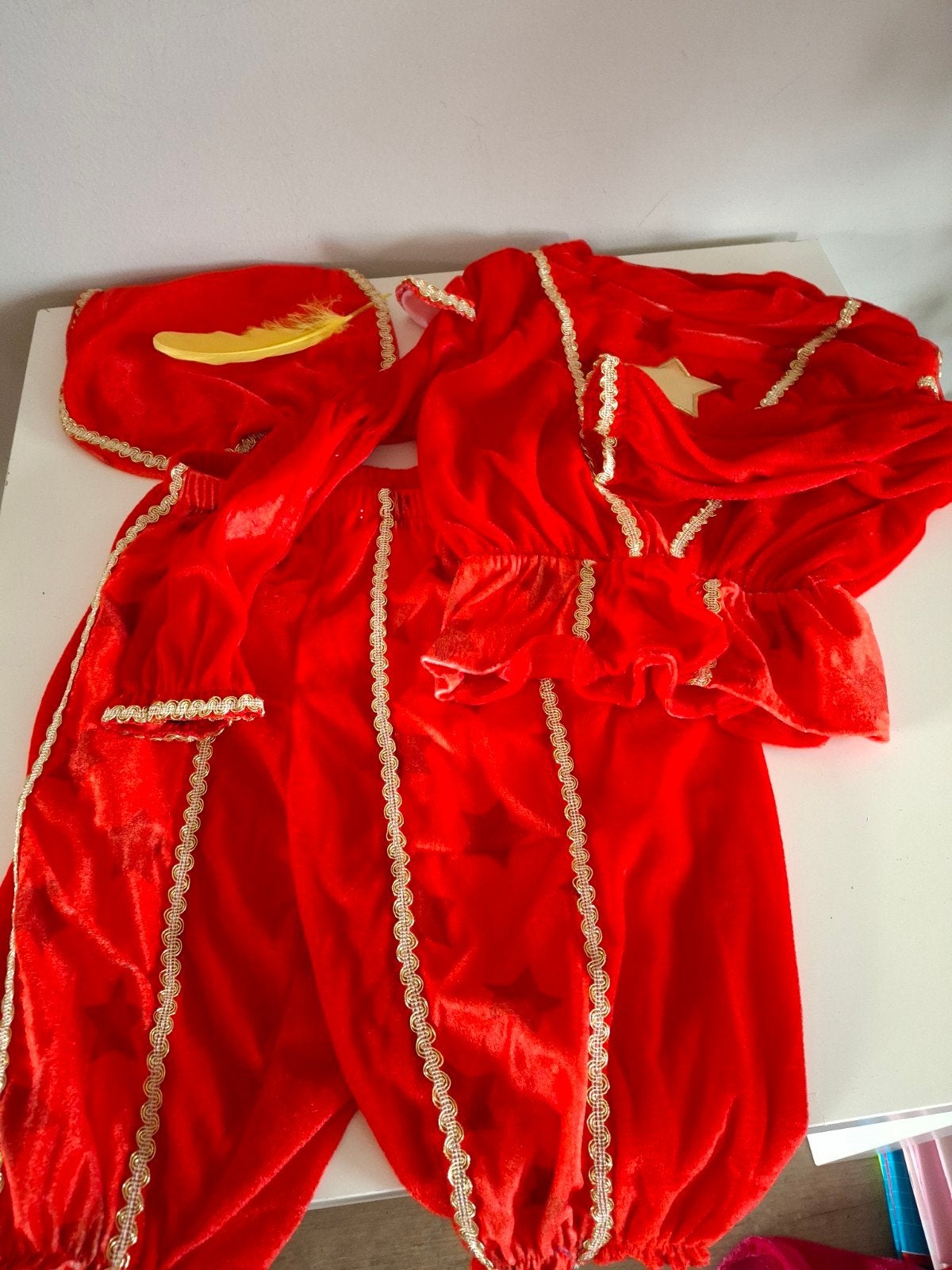Rood Pietenpak voor kinderen (4-6 jaar), Ophalen of Verzenden, Zo goed als nieuw, 110 t/m 116, Jongen of Meisje