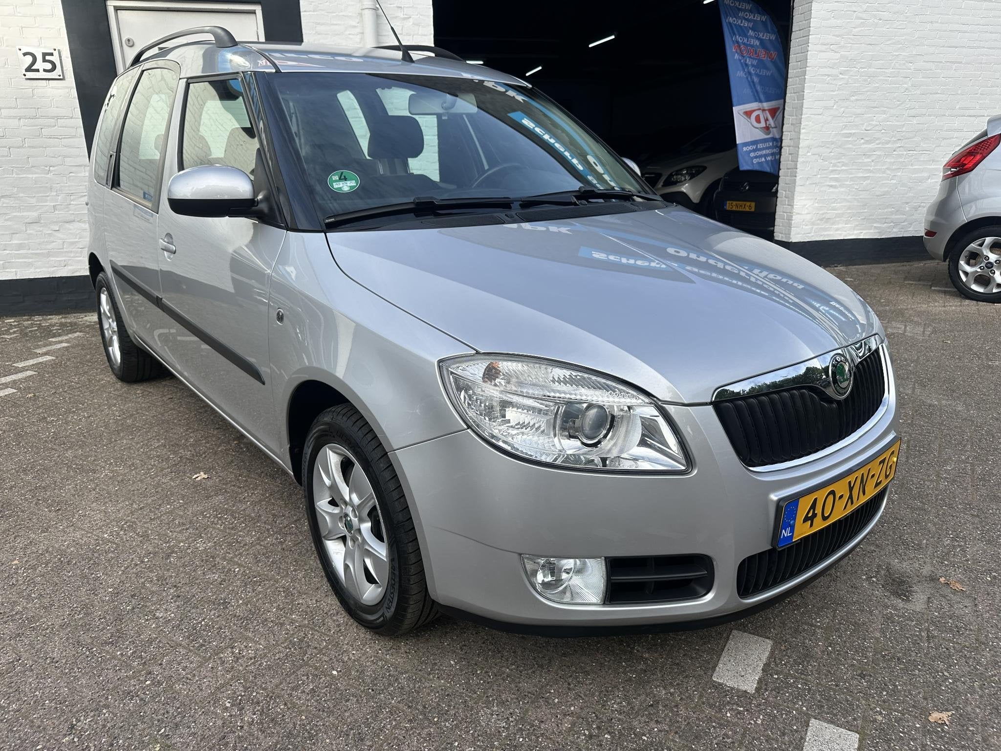 Skoda Roomster 1.6-16V Comfort /Automaat/Nieuwe apk bij afle, Auto's, Gebruikt, 4 cilinders, Roomster, Origineel Nederlands