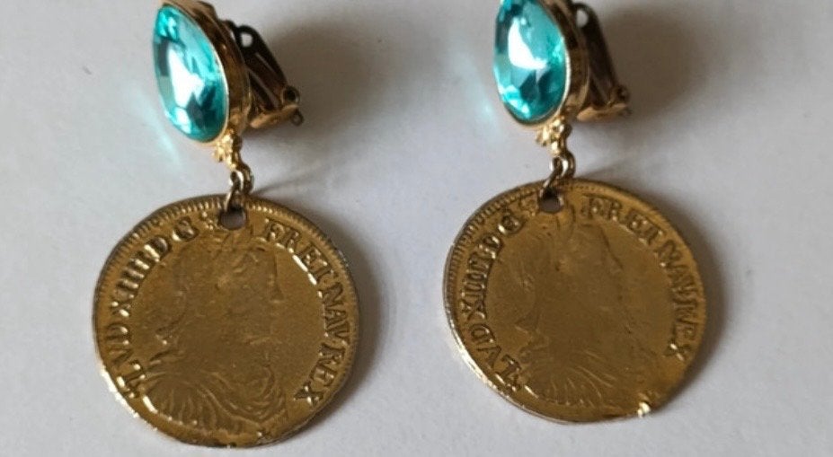 Vintage oorclips met munt en blauwe steen, Sieraden, Tassen en Uiterlijk, Overige materialen, Ophalen of Verzenden, Met edelsteen