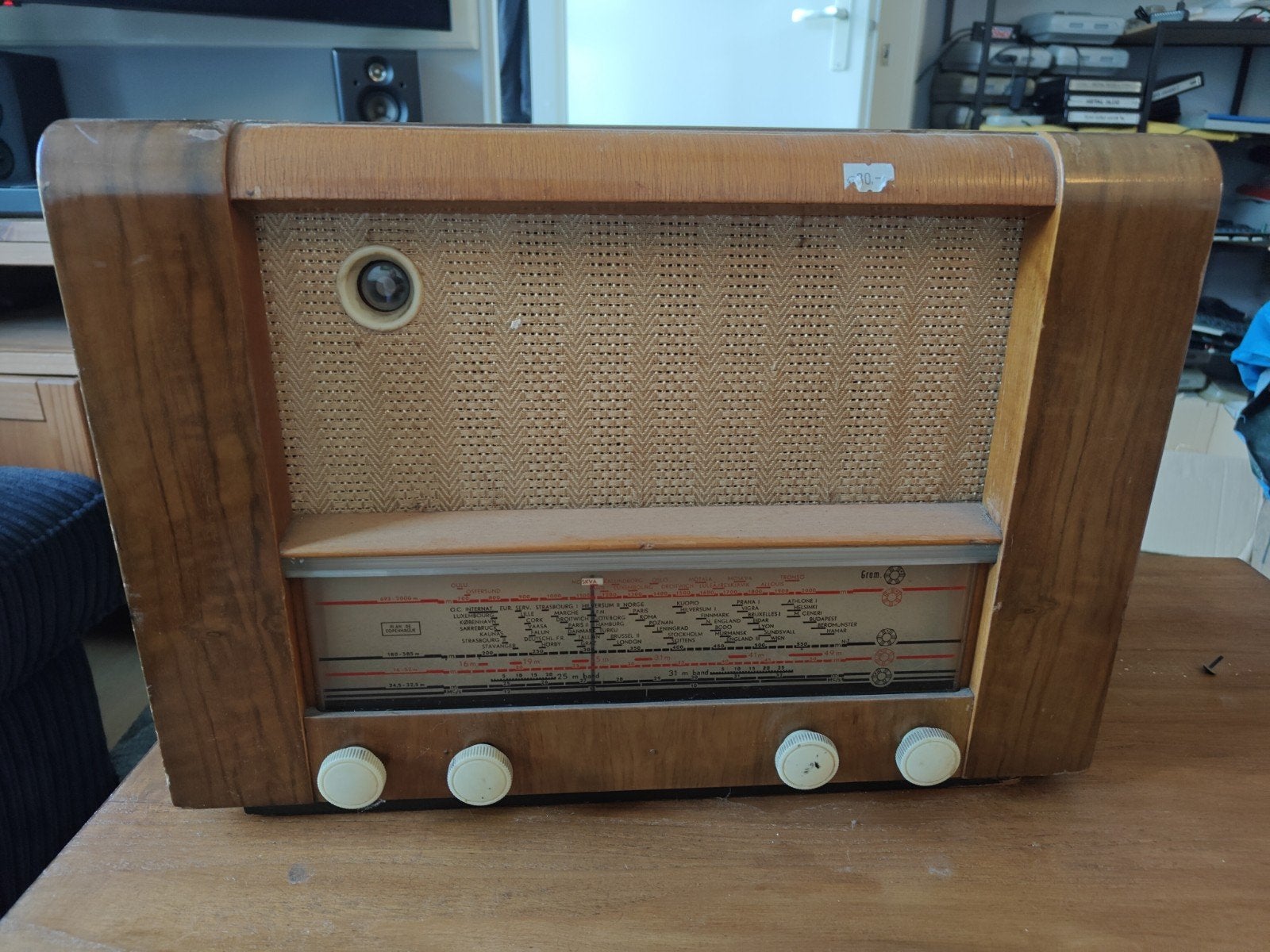 Buizenradio., Ophalen