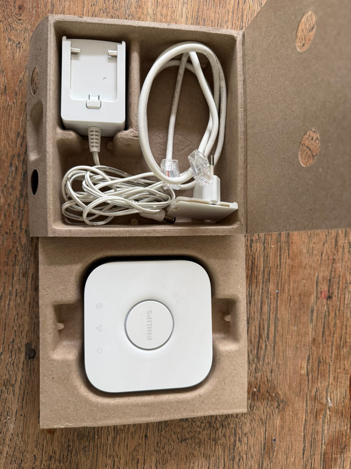 Philips Hue Bridge V2 met adapter en ethernetkabel, Ophalen of Verzenden, Gebruikt