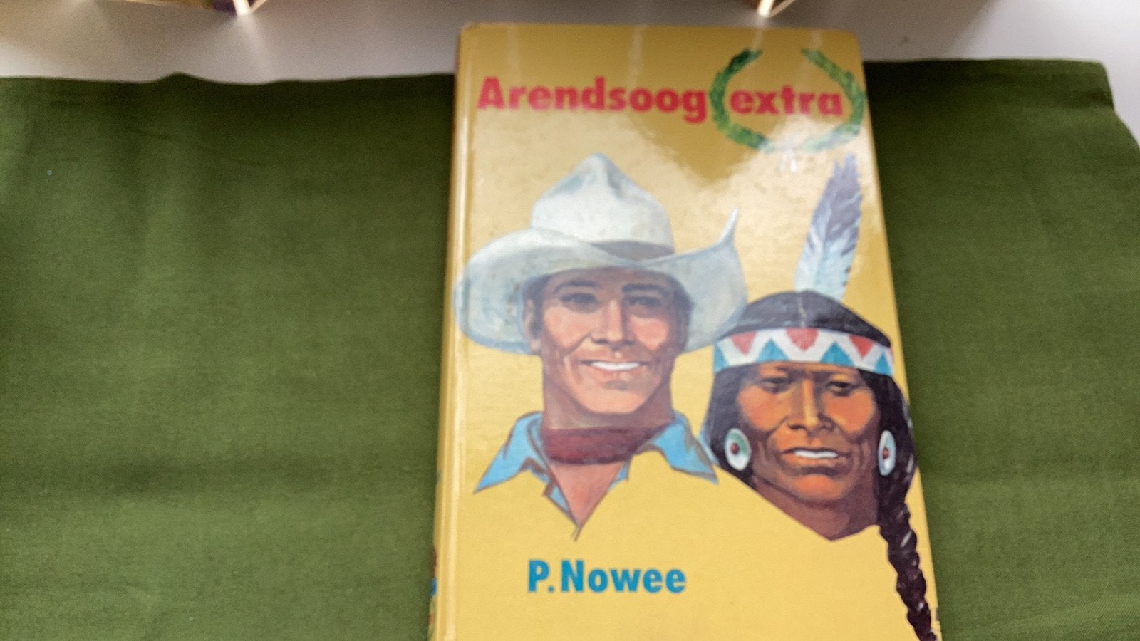 P. Nowee. Arendsoog extra. 4 verhalen. Hardcover, Ophalen of Verzenden, Zo goed als nieuw