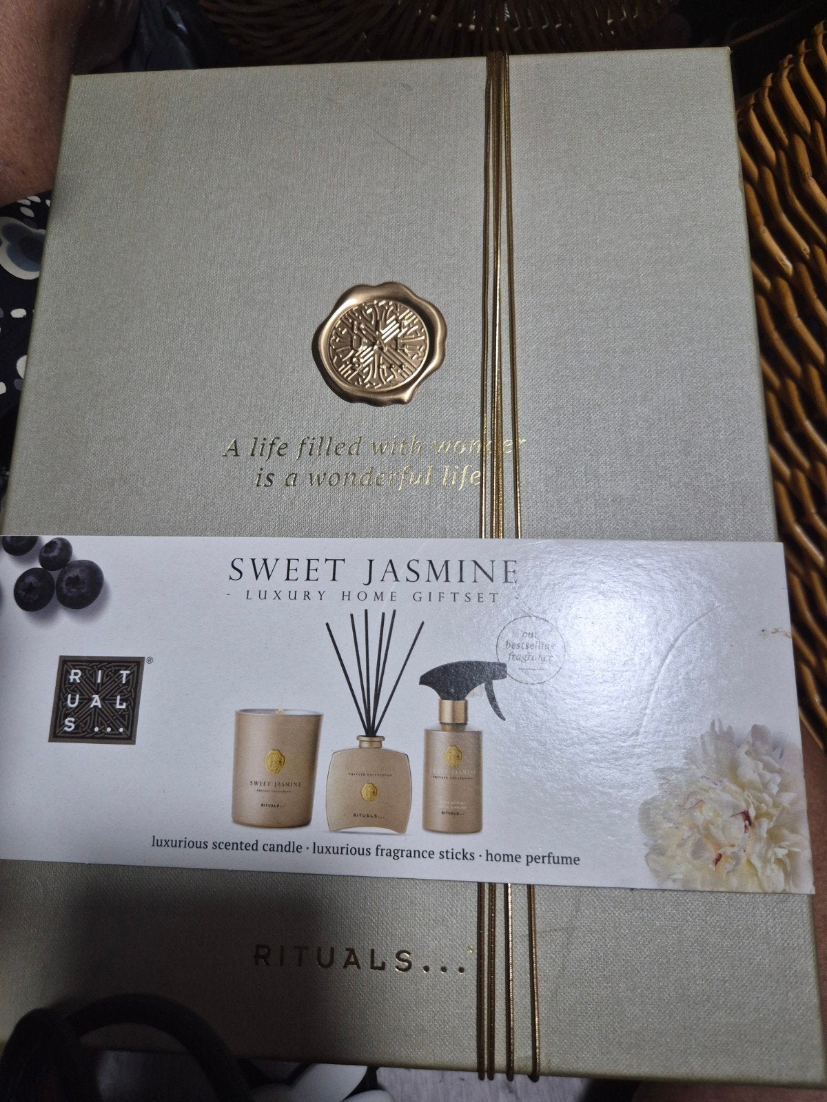 Rituals Sweet Jasmine Luxe Home Giftset, Beige, Nieuw, Ophalen of Verzenden, Modern