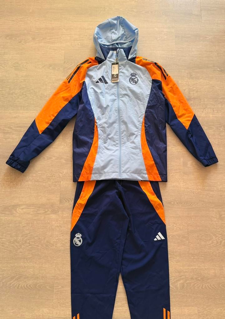 🔥Real Madrid Trainingspak Nieuw🔥(jas + broek)+ label (XS), Kleding | Heren, Sportkleding, Ophalen of Verzenden, Zo goed als nieuw