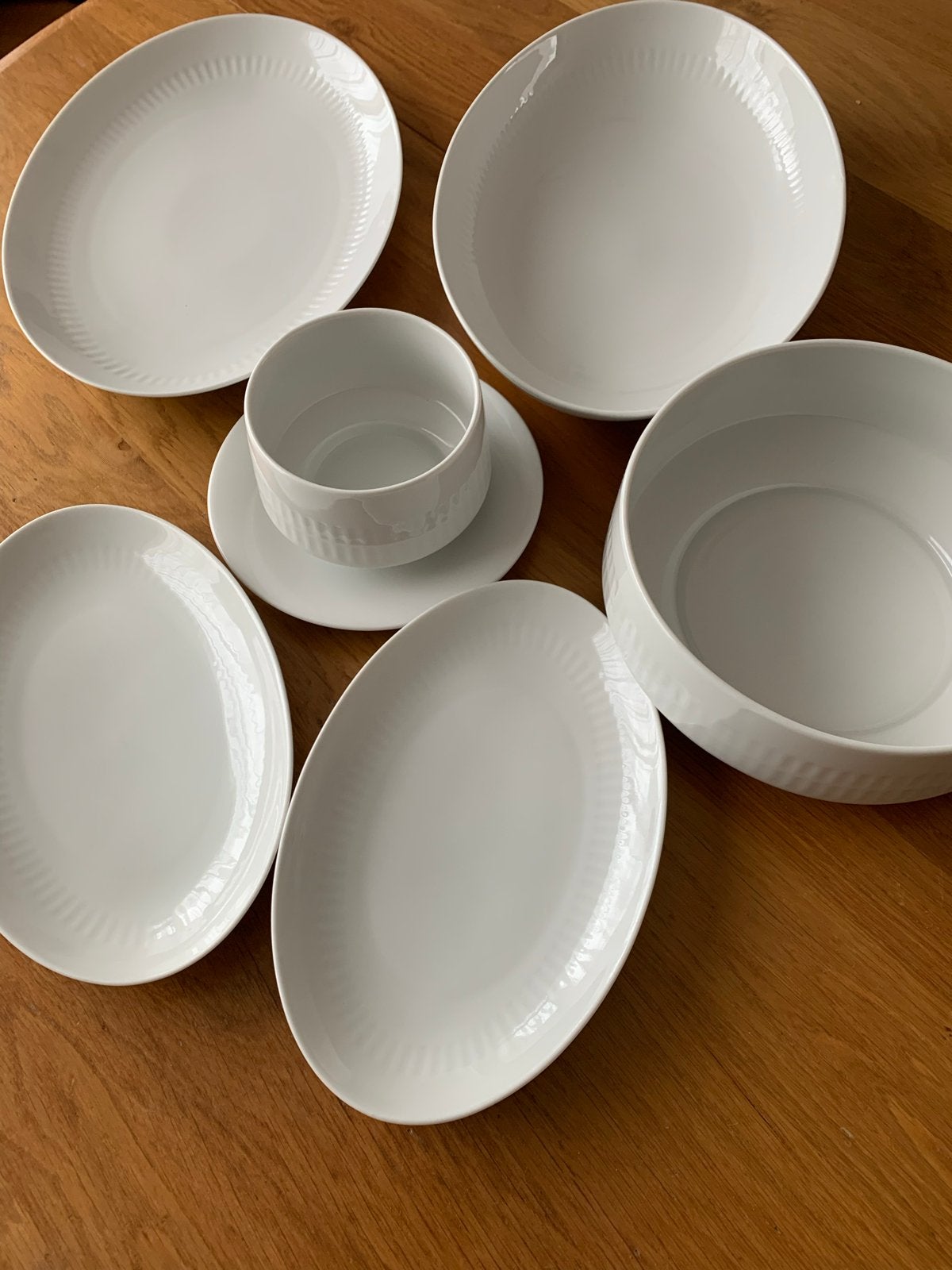 Scherzer wit servies: vleesschaaltjes, juskom, dekschaal, et, Antiek en Kunst, Ophalen of Verzenden