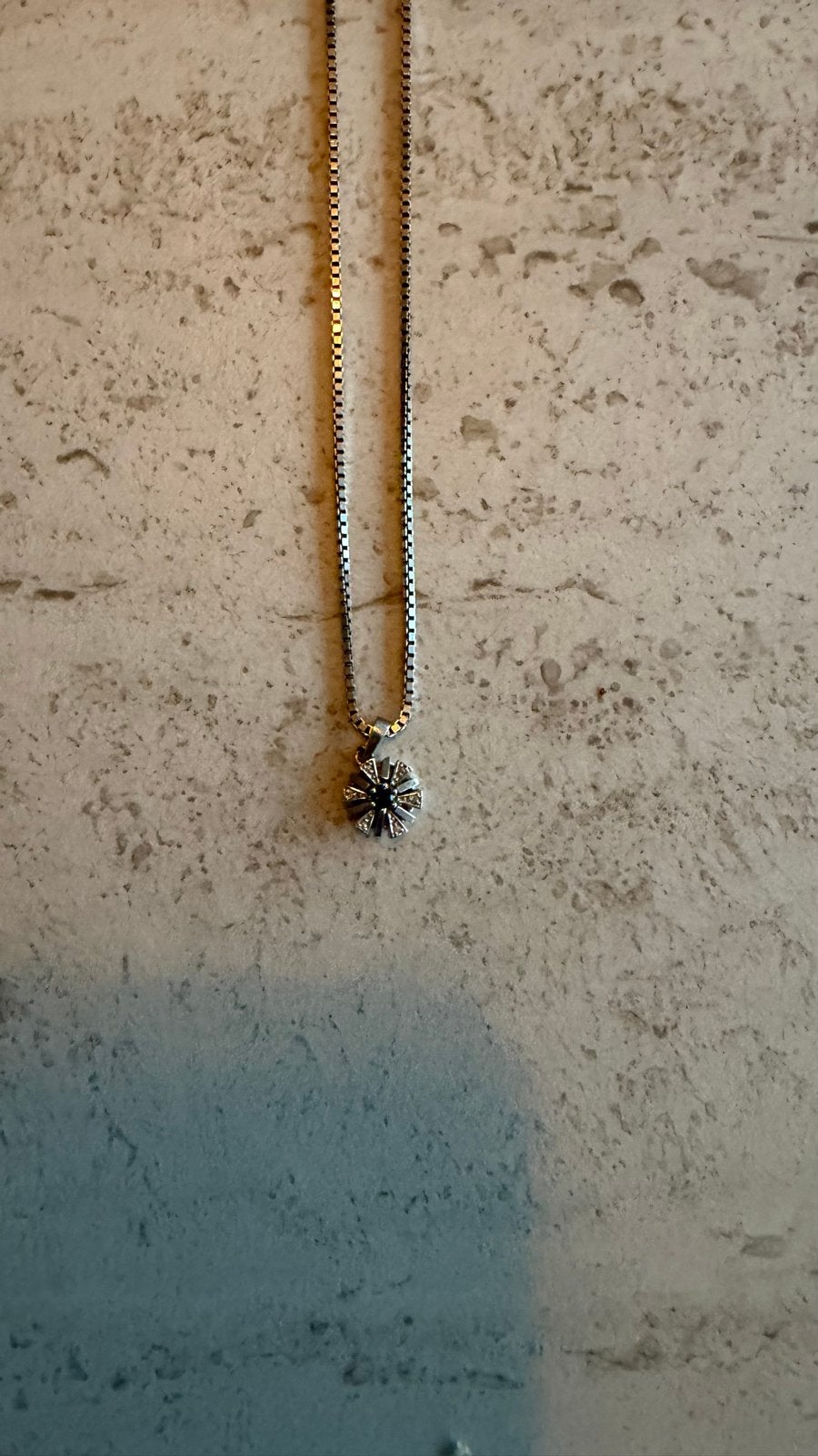14k Witgouden Collier met Diamant & Saffier Hanger, Ophalen of Verzenden, Zo goed als nieuw, Met edelsteen, Goud