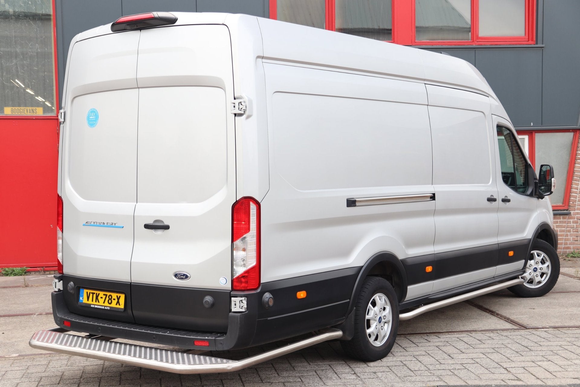 Ford E-Transit 350 L4H3 Trend 68 kWh / 360 / ACC / DODEHOEK, Auto's, Automaat, Dealer onderhouden, Achterwielaandrijving, Gebruikt
