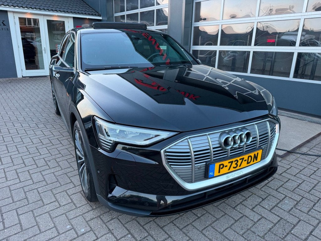 Audi E-tron E-tron 55 quattro advanced Pro Line Plus 95 kWh, Auto's, Automaat, 131 €/maand, 95 kWh, Leder