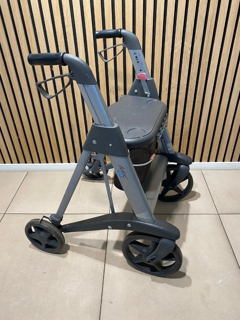 Rollator ANWB Active Acces, Diversen, Rollators, Ophalen, Opvouwbaar, Zo goed als nieuw