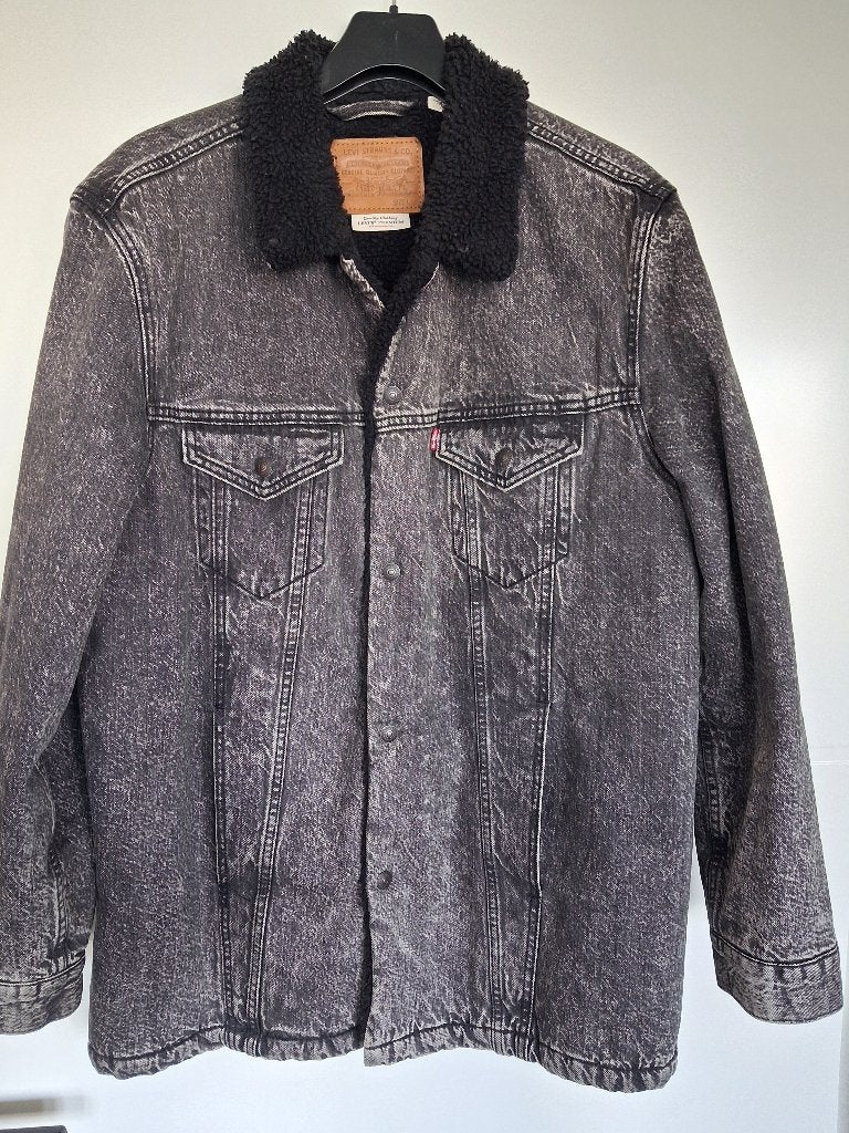 Levi`s halflange herenjas. Kleur antraciet; zwarte kraag., Maat 52/54 (L), Zwart, Ophalen of Verzenden, Gedragen