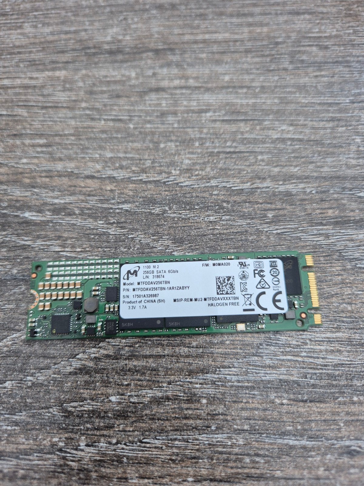 Micron 1100 M.2 256GB SATA SSD - Zo goed als nieuw, Computers en Software, Ophalen, Intern, 256GB, Server